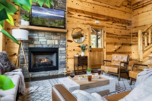 Smokies Sanctuary - Smoky Mtn A-Frame Hot Tub Mountain Views Firepit photo 64