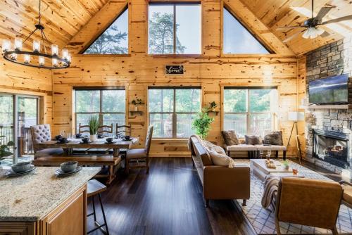 Smokies Sanctuary - Smoky Mtn A-Frame Hot Tub Mountain Views Firepit photo 73