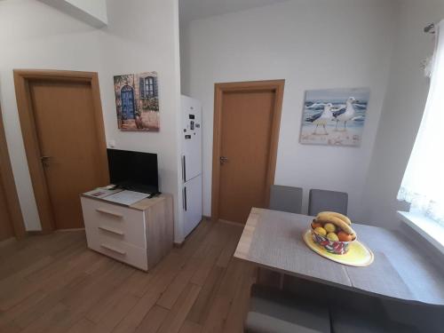 Apartment Jelena - cozy two bedroom apartment only 70m from the beach, Diklo - Zadar