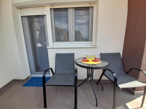 Apartment Jelena - cozy two bedroom apartment only 70m from the beach, Diklo - Zadar