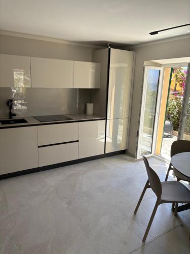 Una cocina o zona de cocina en Blue Residence - Spettacolare casa a Pieve Ligure