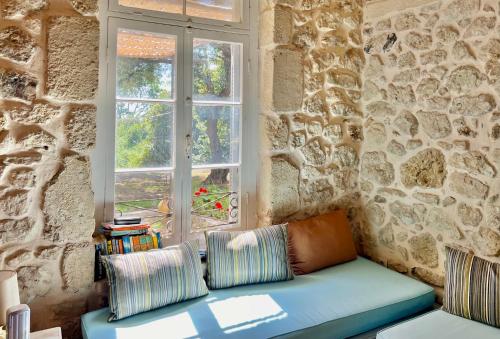 Black Olive Cottage Paramonas