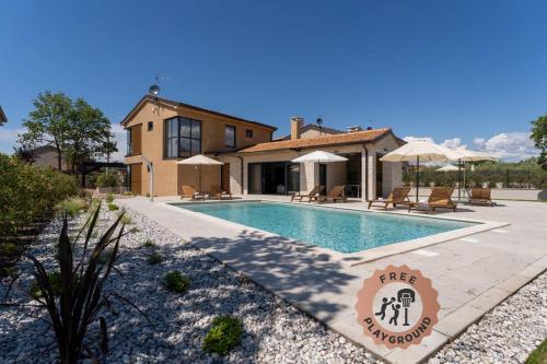 Villa Pedena - Deluxe Comfort & Style