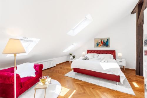 Cozy Luxe Home at the Heart of Old Prague Centre