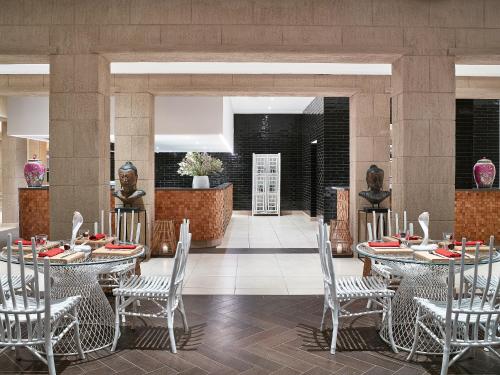 Χώρος καθιστικού στο Grecotel LUXME Dama Dama