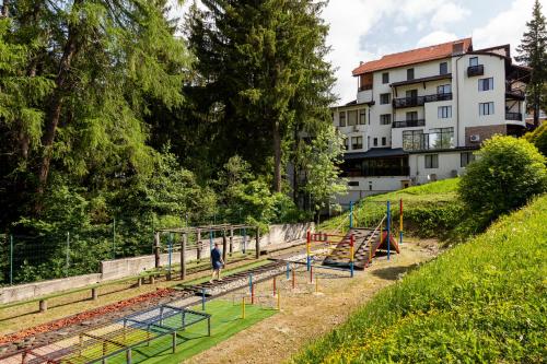 Детская игровая зона в Eden Grand Resort