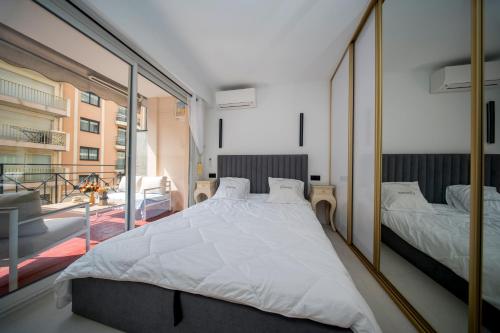 Luxe 1 minute a pied du Martinez plage shopping vu Mer