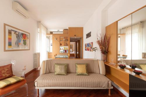 Cozy One bedroom apartment Via Volta - Mirable PM