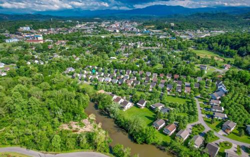 Gallery image of Peace at the River in Pigeon Forge