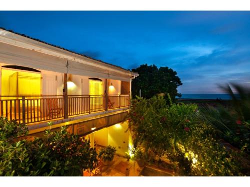 Un balcón o terraza de Pool, Roof Terrace, 3 Bedroom Villa, Galle Fort