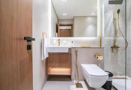 Phòng tắm tại Stylish Comfort Modern 1BR Apt Prime Location JVC