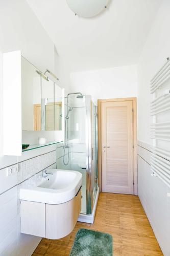 Casa Arezzo - silenzioso trilocale con terrazzino privato - Cale 06