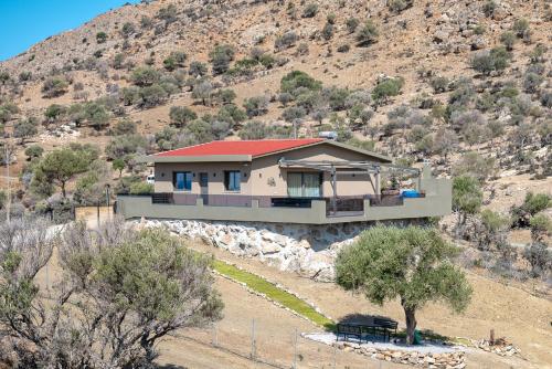 Secluded Luxury Villa w Jacuzzi & Stunning Views