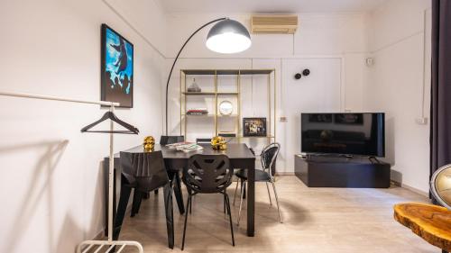 Loquat House by Rentbeat