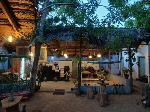 Restaurace v ubytování Cactus Arugambay