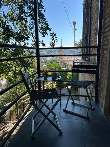 Un balcón o terraza en Zemeli - Hart of Tbilisi