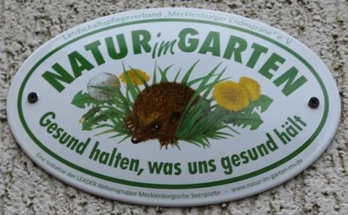 Sijil, anugerah, tanda atau dokumen lain yang dipamerkan di Fewos Storchenhof am Kummerower See