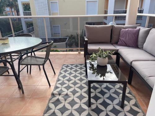 Sea-Breeze Apartment with Pool & Parking