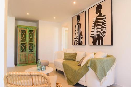 Ruang duduk di Casita Hada - Steps away from the beach in Javea!