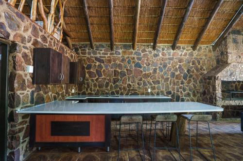Kemudahan pingpong di Humdani Game Lodge atau berdekatan
