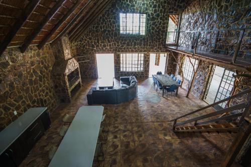 Ruang duduk di Humdani Game Lodge