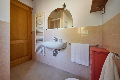 Bilik mandi di Podere le Sugherine