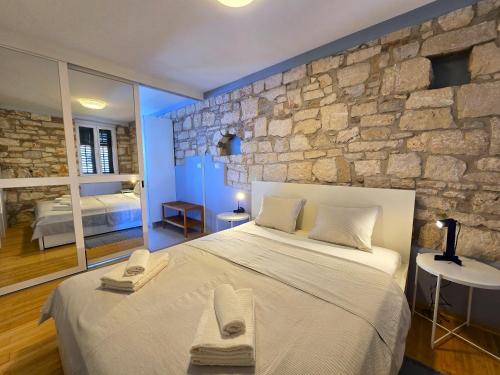 Apartment MAR with Sea view