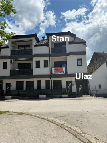 Bangunan di mana terletaknya apartmen