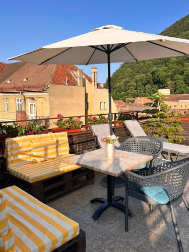 En generel udsigt til bjerge eller udsigt til bjerge taget fra lejligheden