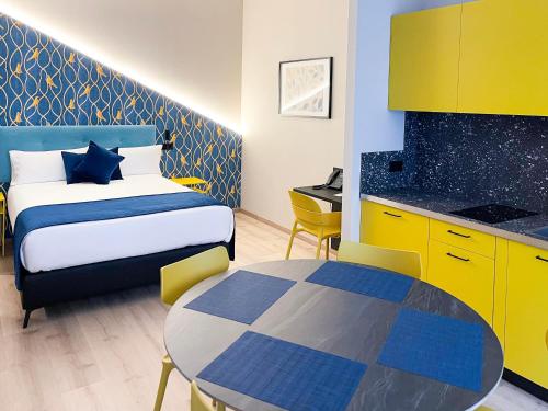 Hotel Pathos by Mimood Aparthotelsにあるベッド