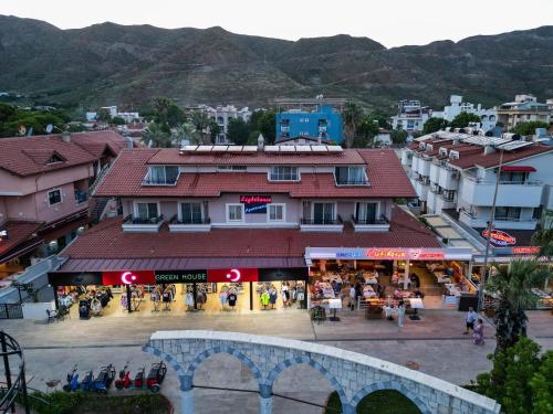 Γενική θέα στο βουνό ή θέα στο βουνό από  αυτό το ξενοδοχείο διαμερισμάτων