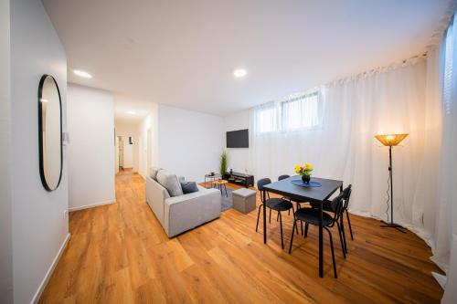 Zagreb 187 - 2 Bedrooms - Parking - New - Apartment - Flexible Keybox Entry - Modern - Monthly Rent - WiFi