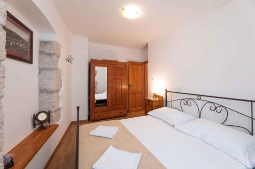 Postel nebo postele na pokoji v ubytování Holiday home in Barci 39271