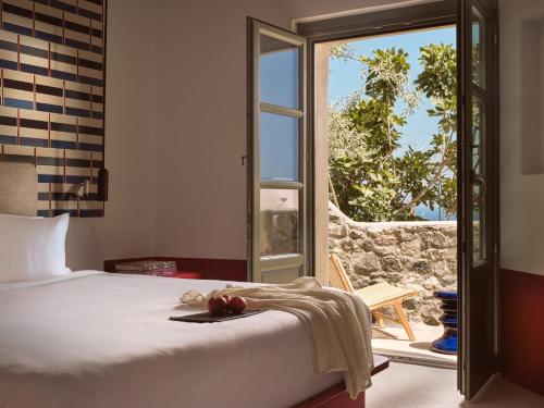 Neema Maison Finikia Santorini