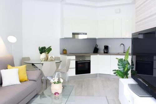 Ocean Garden, Heated Pool, Sunny Terrace,Fast Wifi