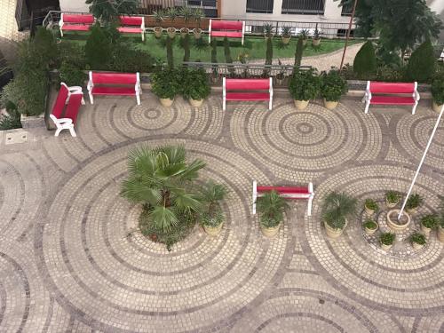 Jardín al aire libre en Red Stone Villa - Shimla