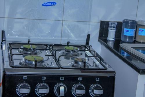 Dapur atau dapur kecil di Studio Apartment in Enkang Ngong Road, Nairobi Kenya