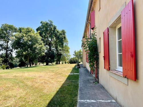 Taman di luar Le Gîte de Barrau