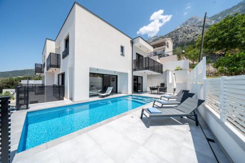 Villa Andro II