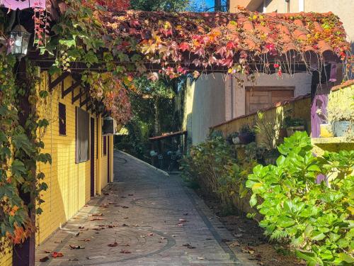 Taman di luar Petit Hotel Provence Gramado