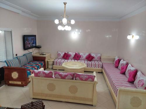 TV a/nebo společenská místnost v ubytování Apartment In Asilah Marina Golf 2 bedroom