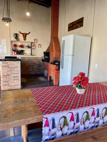 Dapur atau dapur kecil di Casa Rústica com piscina