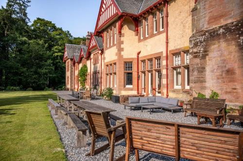 Dungarthill Houseにある庭
