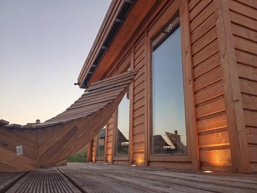 El edificio en el que está el chalet de montaña