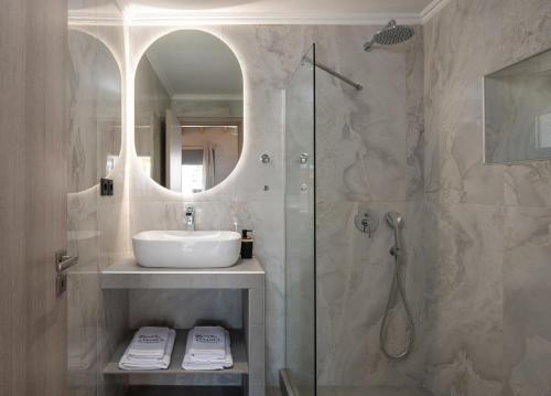 Ένα μπάνιο στο Amira House Sithonia