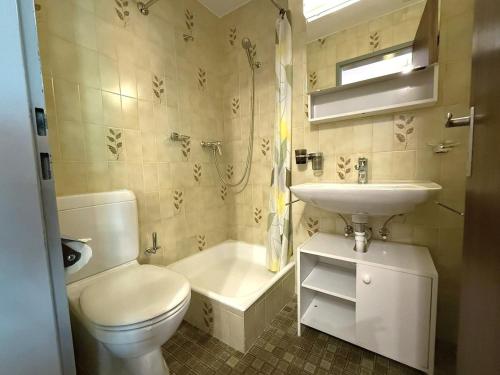 Ένα μπάνιο στο Royal 33