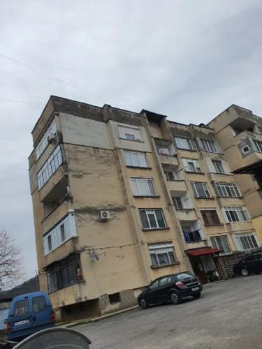 Το κτήριο όπου στεγάζεται  το διαμέρισμα