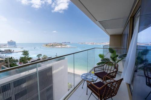 2BD designed by Elie Saab with Private Beach Sea View by EE Holiday Homes