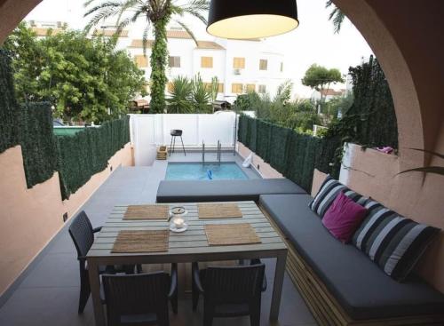 Bazén v ubytování Villa Vista Alegre private pool nebo v jeho okolí