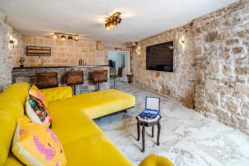 TV o dispositivi per l'intrattenimento presso Luxury Villa Unikat with Seaview & Jacuzzi